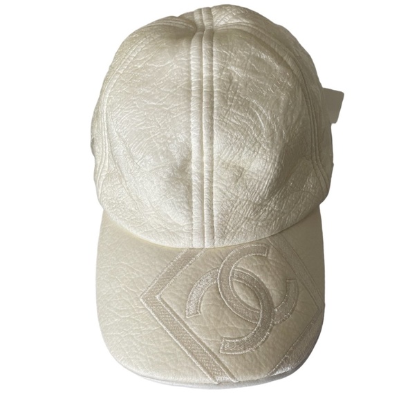 CHANEL LEATHER BASEBALL HAT 🧢 - Picture 9 of 9